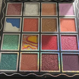 Mermaid Eyeshadow Palette - Vibrant Shades